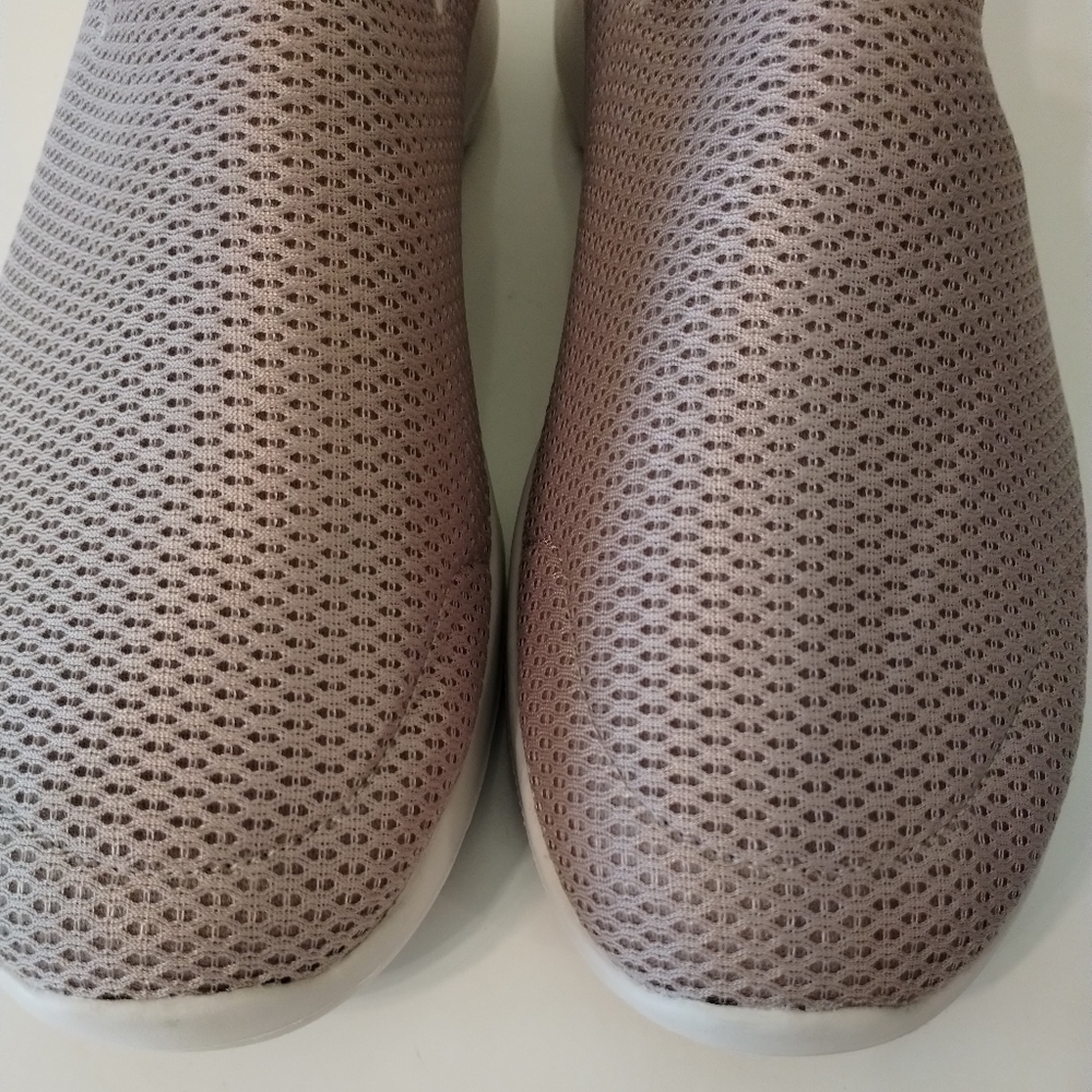 Skechers Women's Goga Max sneakers - Picture 8 of 11